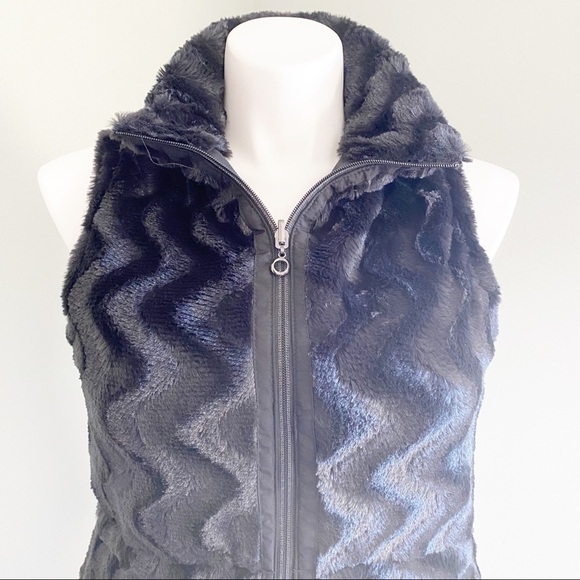 CASUAL IDENTITY Reversible Quilted Fur Vest Black - Picture 2 of 14